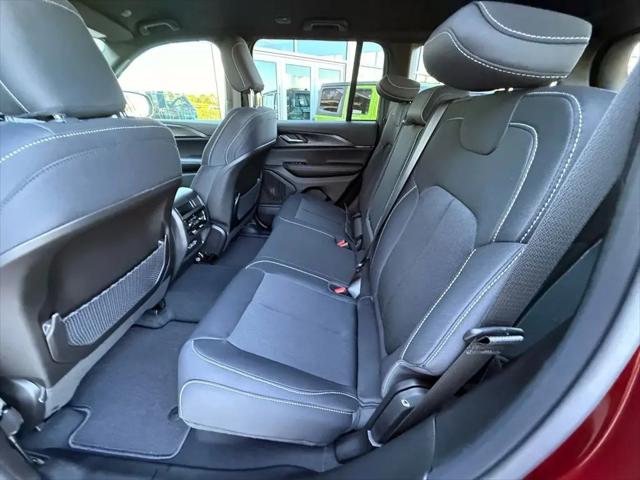 2026 Jeep Grand Cherokee Laredo 4x4
