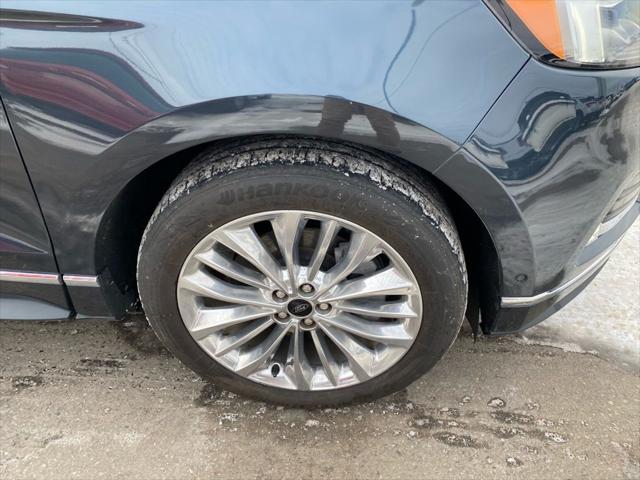 2022 Ford Edge Titanium