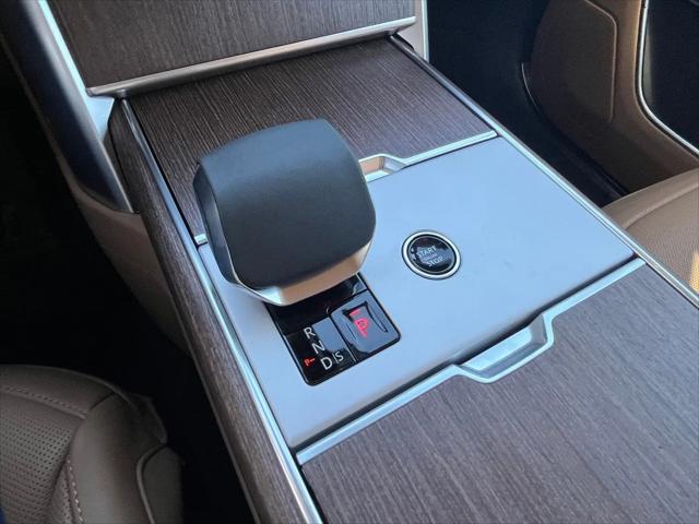 2026 Land Rover Range Rover P400 SE 7 Seat