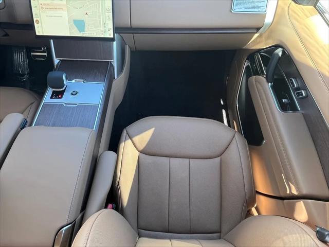 2026 Land Rover Range Rover P400 SE 7 Seat