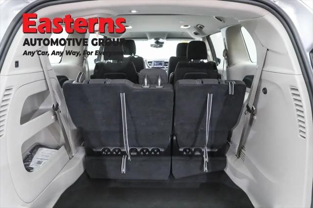 2023 Chrysler Voyager LX