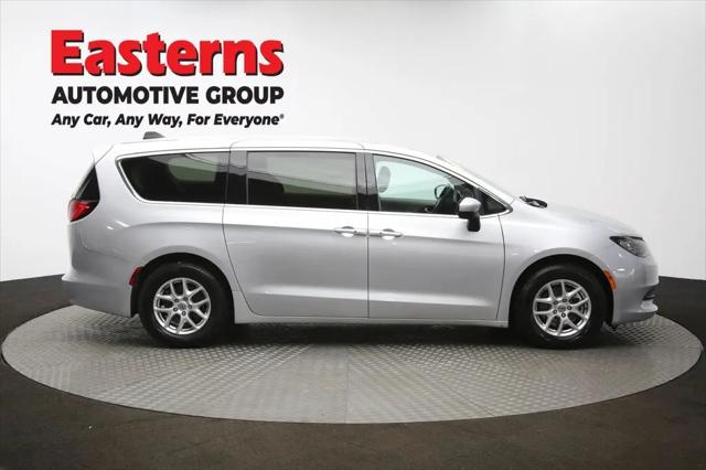 2023 Chrysler Voyager LX