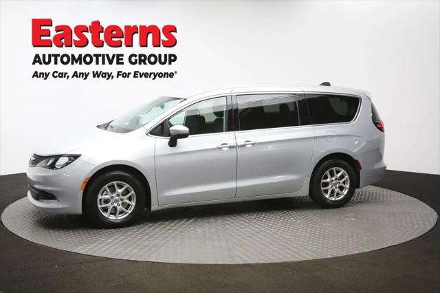 2023 Chrysler Voyager LX