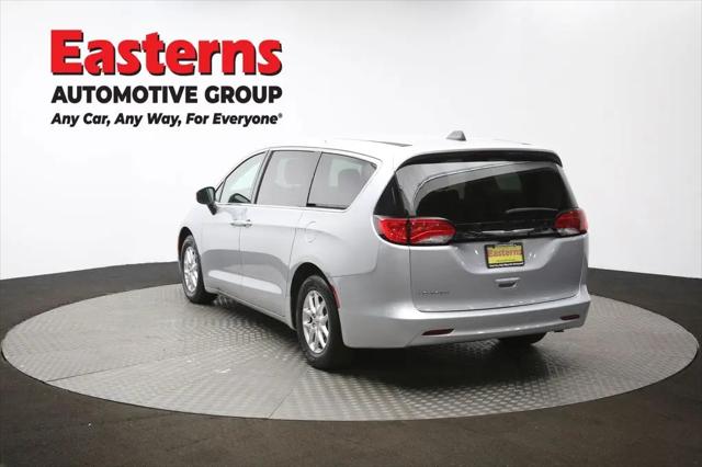 2023 Chrysler Voyager LX