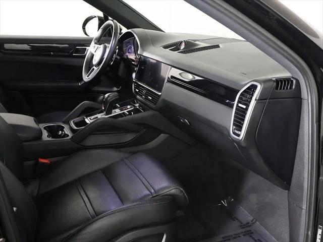 2023 Porsche Cayenne Platinum Edition