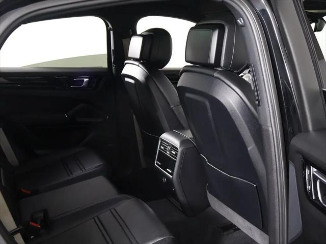 2023 Porsche Cayenne Platinum Edition