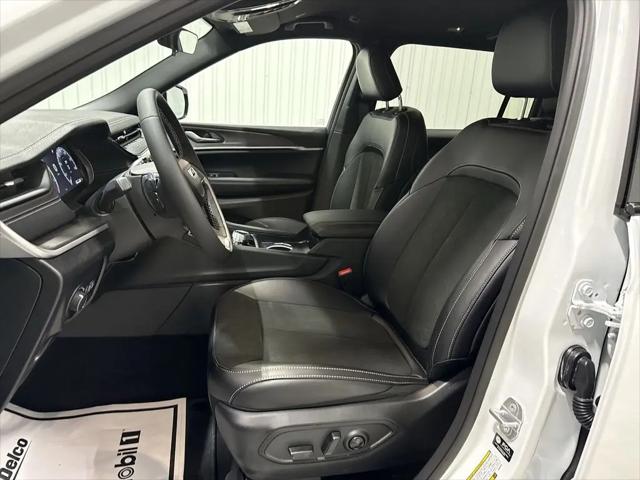 2026 Jeep Grand Cherokee L Altitude 4x2