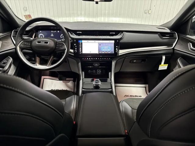 2026 Jeep Grand Cherokee L Altitude 4x2