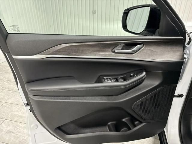 2026 Jeep Grand Cherokee L Altitude 4x2