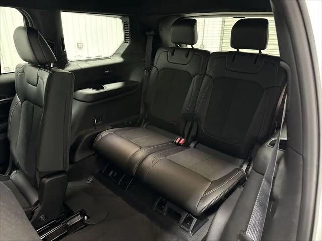 2026 Jeep Grand Cherokee L Altitude 4x2