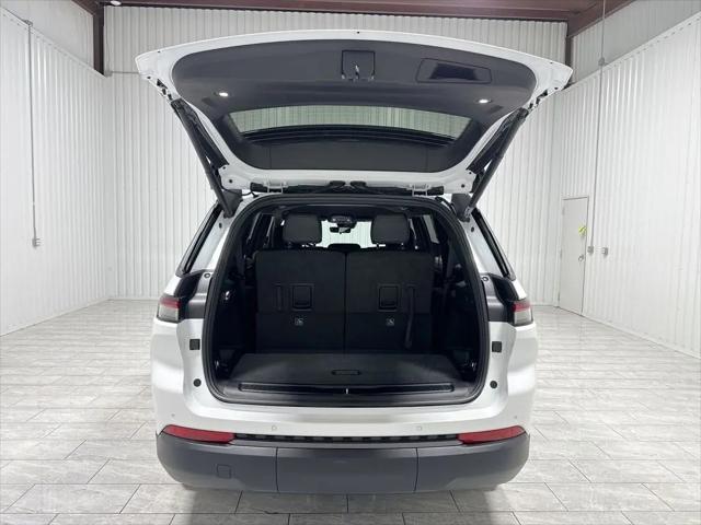 2026 Jeep Grand Cherokee L Altitude 4x2