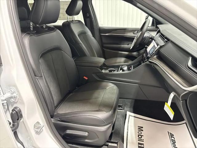 2026 Jeep Grand Cherokee L Altitude 4x2