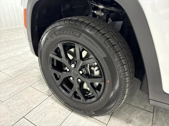 2026 Jeep Grand Cherokee L Altitude 4x2