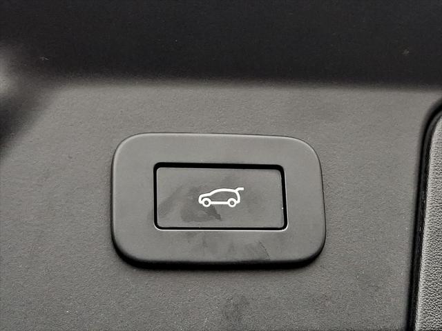 2025 Land Rover Range Rover Velar P250 Dynamic SE