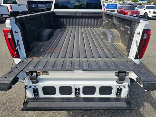 2025 GMC Sierra 3500HD Crew Cab, Long Bed, SLT DRW, 4WD