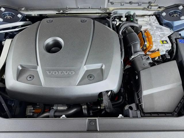 2026 Volvo XC90 Plug-In Hybrid Ultra, T8 AWD, Electric/Gasoline, Bright, 7 Seats