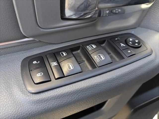 2019 Ram 1500 Classic SLT Crew Cab 4x2 5'7" Box