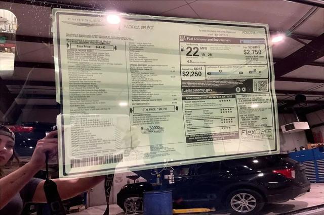2026 Chrysler Pacifica Select