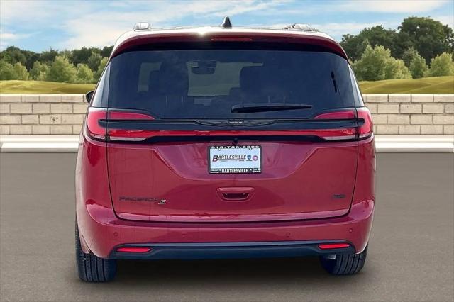 2026 Chrysler Pacifica Select AWD