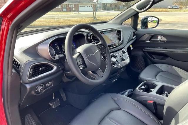 2026 Chrysler Pacifica Select AWD
