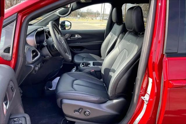 2026 Chrysler Pacifica Select AWD
