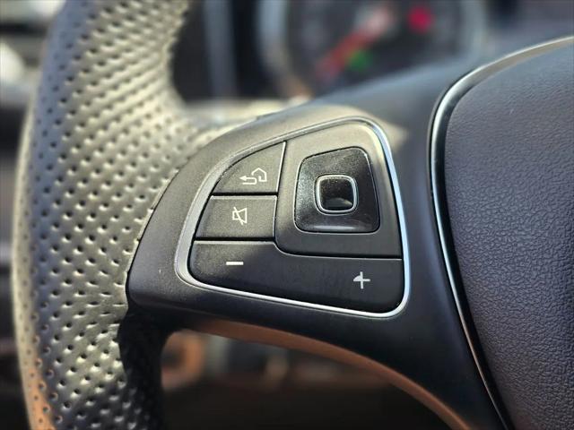 2017 Mercedes-Benz E-CLASS E 300 E 300
