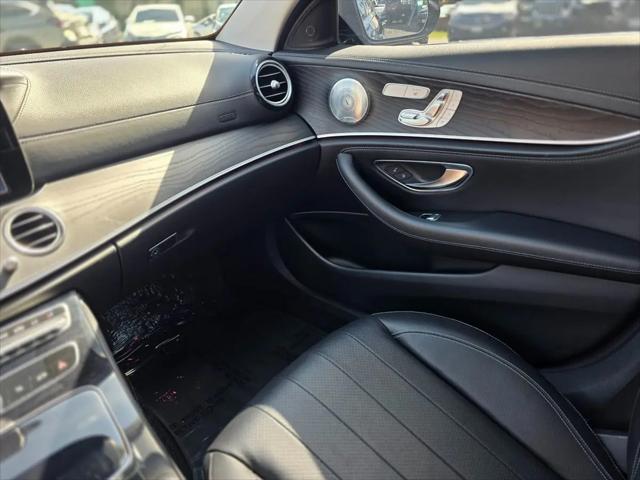 2017 Mercedes-Benz E-CLASS E 300 E 300