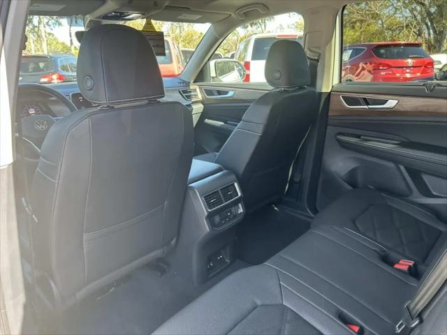 2026 Volkswagen Atlas SE with Technology