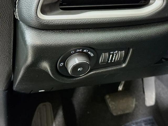 2025 Chrysler Pacifica Hybrid Select