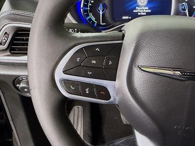 2025 Chrysler Pacifica Hybrid Select