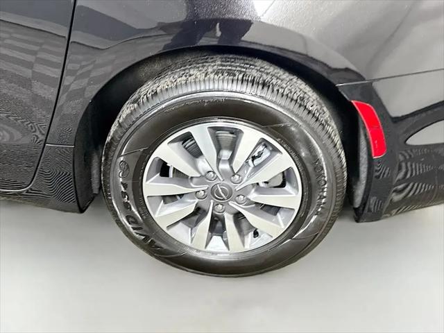 2025 Chrysler Pacifica Hybrid Select