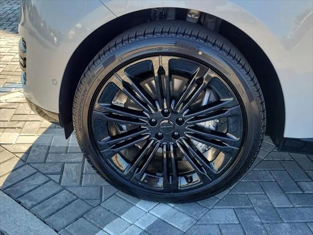 2026 Land Rover Range Rover P530 SE