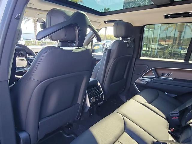 2026 Land Rover Range Rover P530 SE
