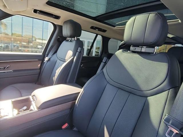 2026 Land Rover Range Rover P530 SE