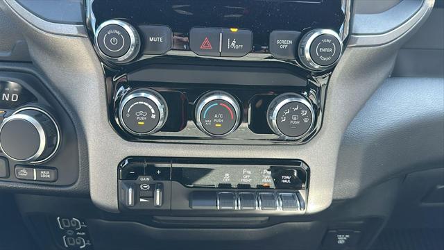 2026 Ram 1500 Warlock Crew Cab 4x4 5'7" Box
