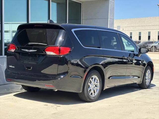 2026 Chrysler Voyager LX