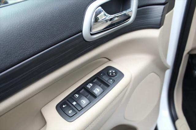 2022 Jeep Grand Cherokee Laredo E 4x4