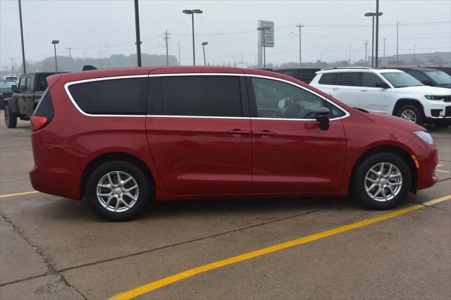 2026 Chrysler Voyager LX