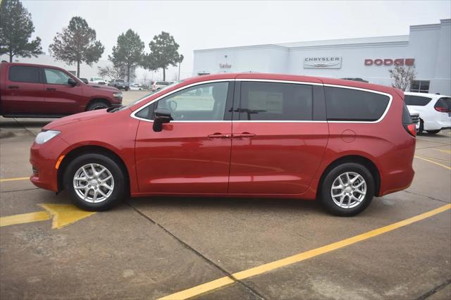 2026 Chrysler Voyager LX