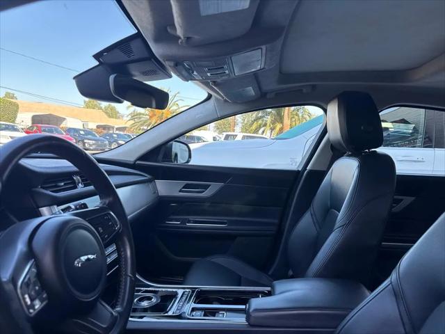 2020 Jaguar XF 25t Premium RWD Automatic