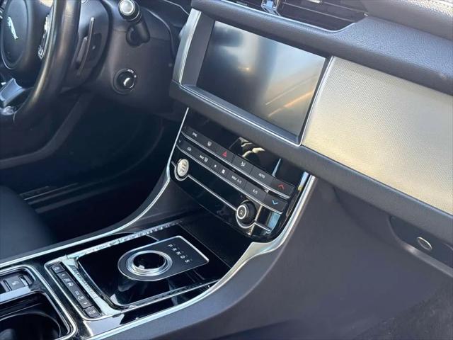 2020 Jaguar XF 25t Premium RWD Automatic