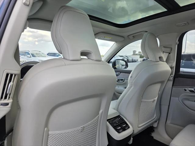 2026 Volvo XC90 Ultra Dark Theme, B6 AWD Gas (mild hybrid), Gasoline, 6 Seats