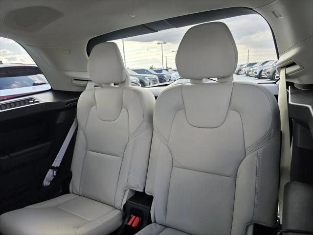 2026 Volvo XC90 Ultra Dark Theme, B6 AWD Gas (mild hybrid), Gasoline, 6 Seats