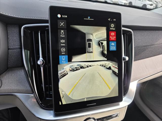 2026 Volvo XC90 Ultra Dark Theme, B6 AWD Gas (mild hybrid), Gasoline, 6 Seats