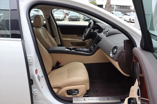 2014 Jaguar XJ Standard