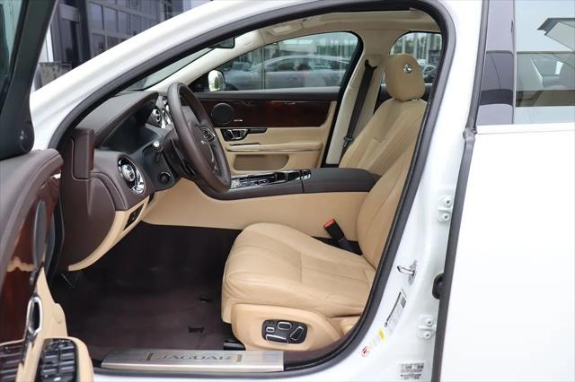 2014 Jaguar XJ Standard