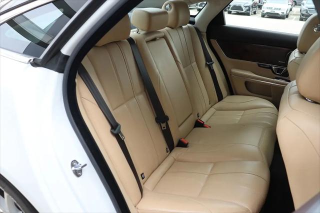 2014 Jaguar XJ Standard