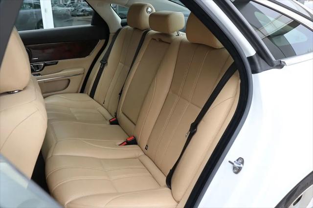 2014 Jaguar XJ Standard