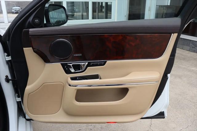 2014 Jaguar XJ Standard
