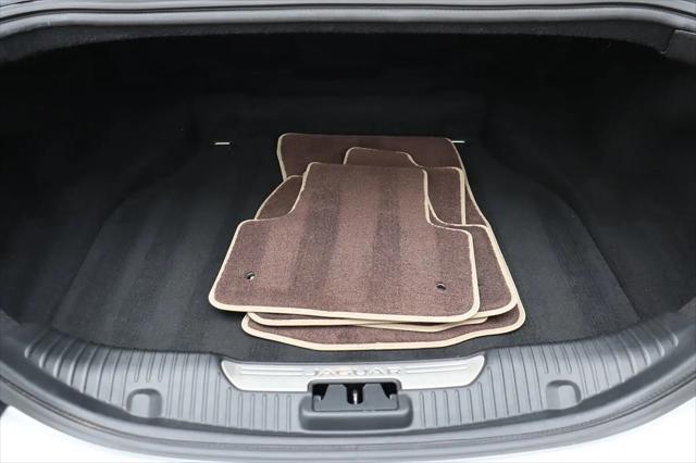 2014 Jaguar XJ Standard